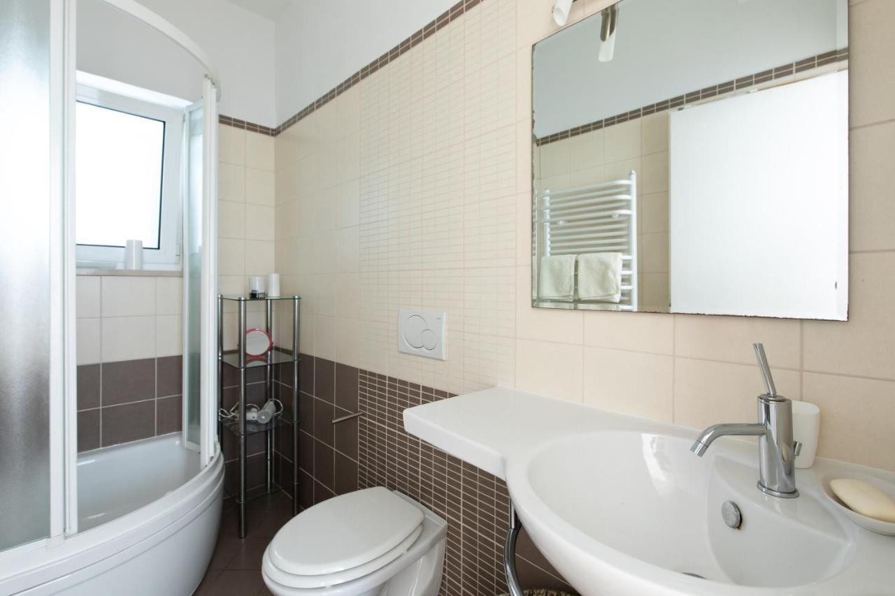 Apartment Portapisana Just 50M From The Beach Krk Town Exterior photo